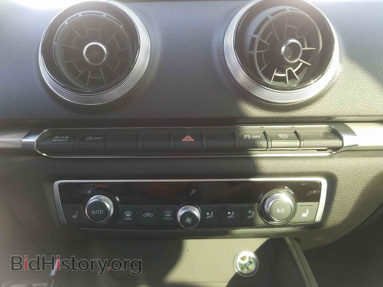 2018 AUDI A3 - VIN: WAUB8GFF4J1088470 - Фото 9