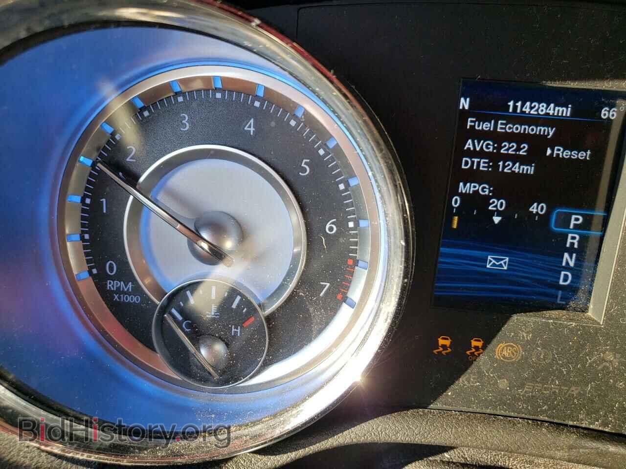 2014 CHRYSLER 300 - VIN: 2C3CCAAG2EH378009 - Фото 8
