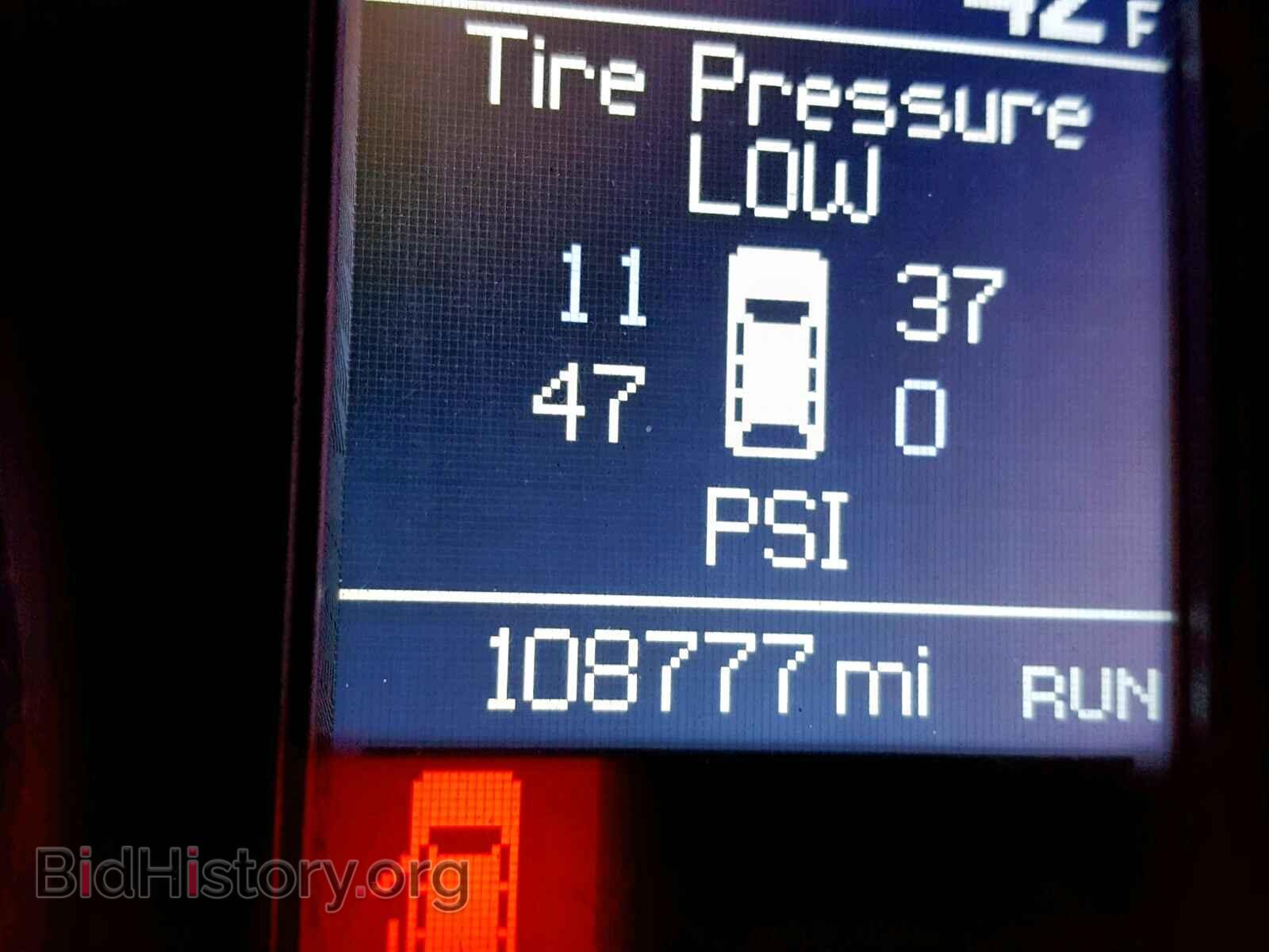 2011 CHRYSLER TOWN & COU - VIN: 2A4RR8DG3BR641214 - Фото 8