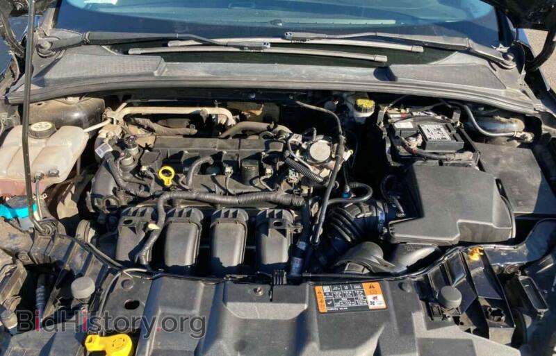 2016 Ford FOCUS (VIN 1FADP3F22GL348128) — photo 7 of 10