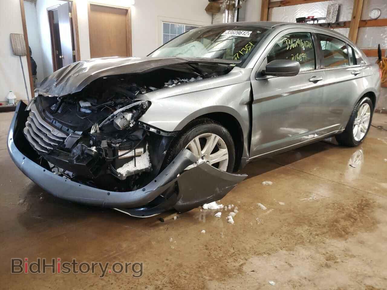 2013 CHRYSLER 200 - VIN: 1C3CCBABXDN671351 - Фото 2