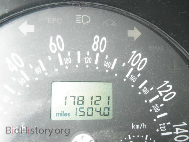 2000 VOLKSWAGEN BEETLE - VIN: 3VWCA21C8YM501335 - Фото 8