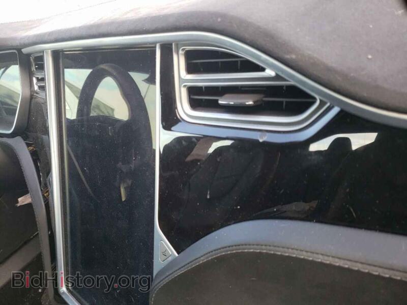 2016 Tesla MODEL S (VIN 5YJSA1E20GF131690) — фото 9 из 10