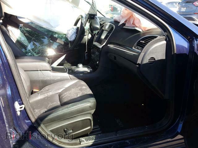 2016 CHRYSLER 300 - VIN: 2C3CCAAG9GH238610 - Фото 5