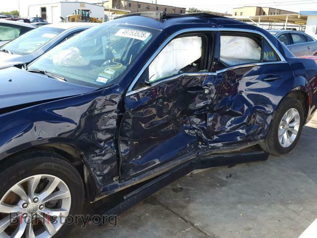 2016 CHRYSLER 300 - VIN: 2C3CCAAG9GH238610 - Фото 9