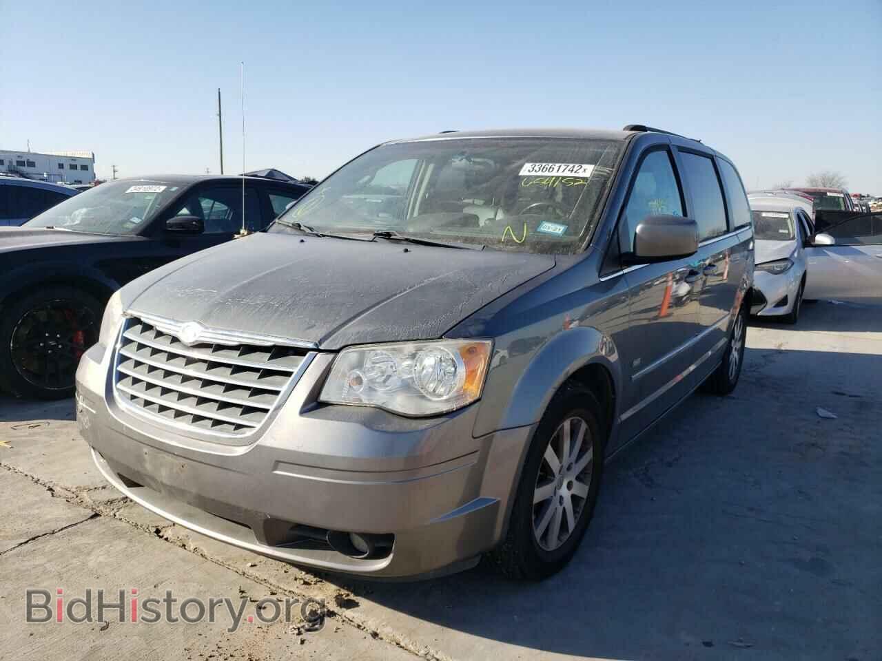 2009 CHRYSLER MINIVAN - VIN: 2A8HR54189R654152 - Фото 2