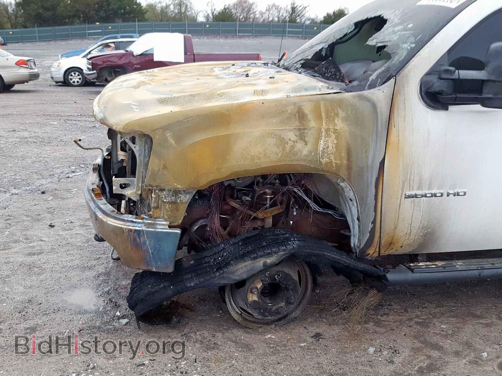2013 GMC SIERRA - VIN: 1GT422C87DF116419 - Фото 9