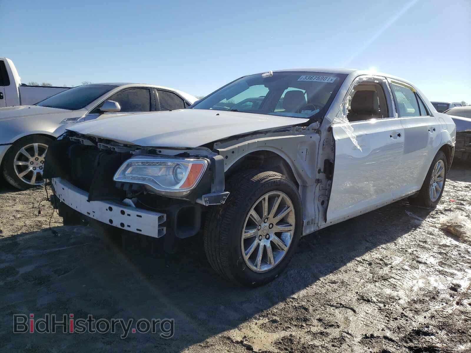 2014 CHRYSLER 300 - VIN: 2C3CCAEG6EH380887 - Фото 2
