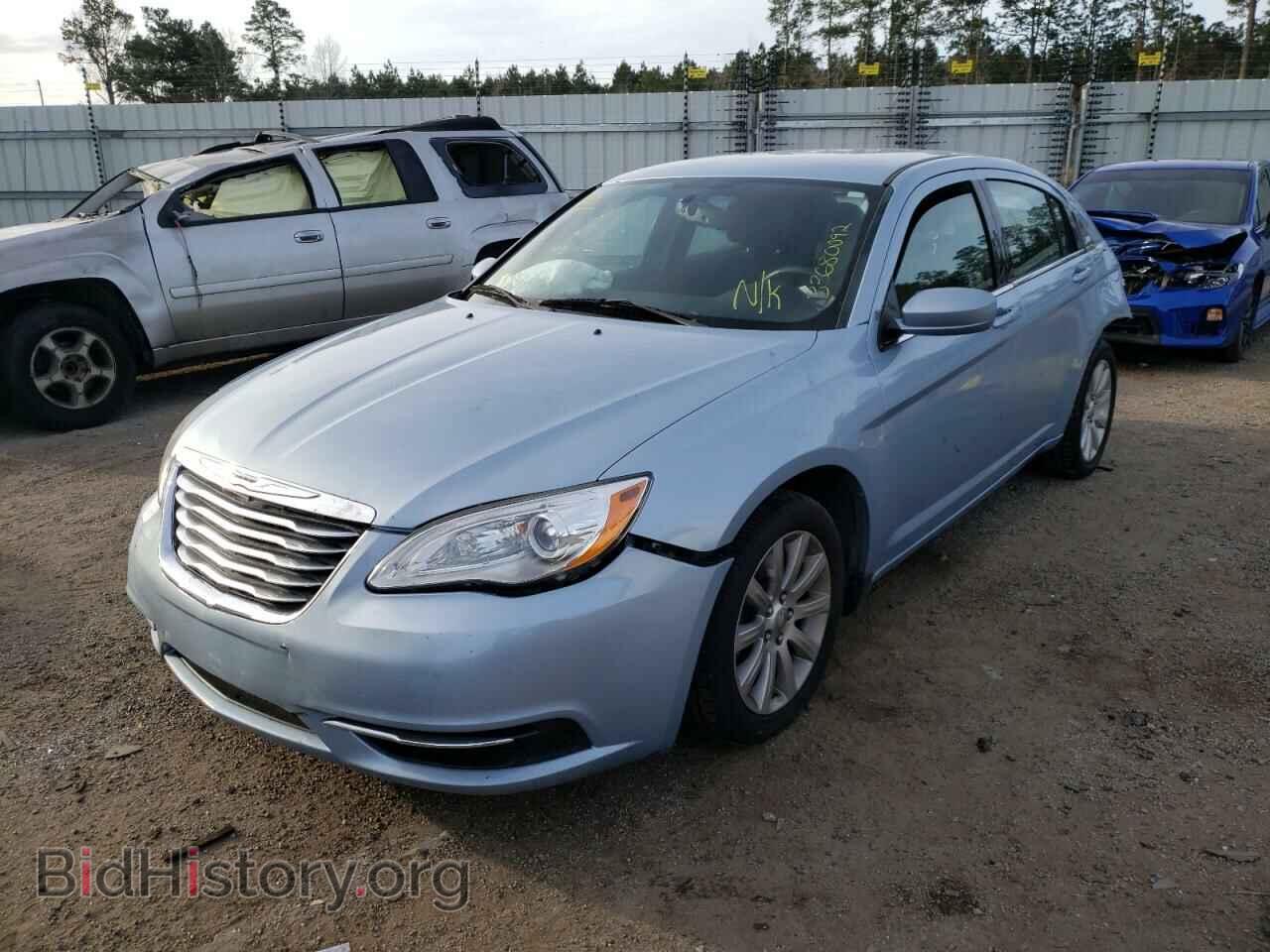 2013 CHRYSLER 200 - VIN: 1C3CCBBB2DN744582 - Фото 2