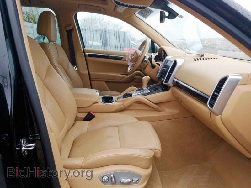 2017 Porsche CAYENNE (VIN WP1AA2A25HKA85106) — фото 5 из 10