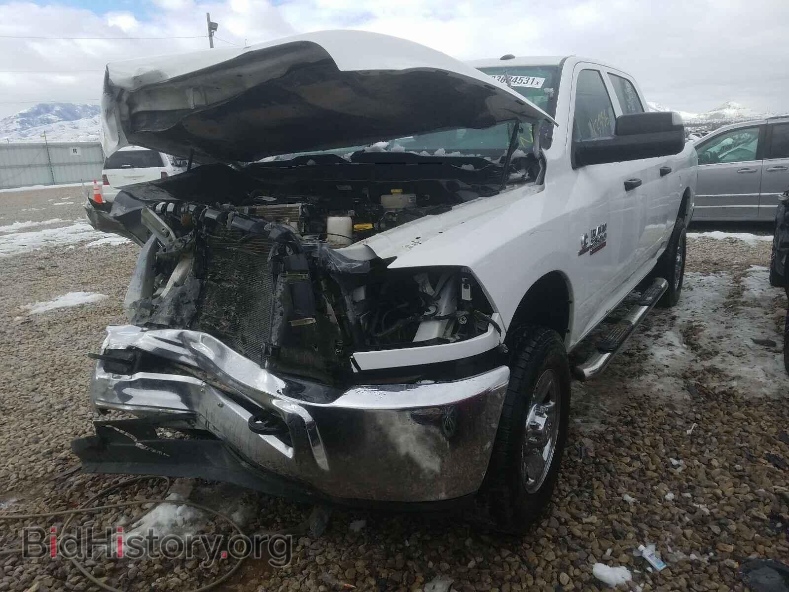 2017 RAM 2500 - VIN: 3C6UR5CL3HG755572 - Photo 2