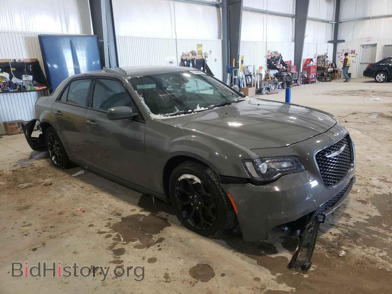 Фотография 2C3CCAGG2KH586037 - CHRYSLER 300 2019