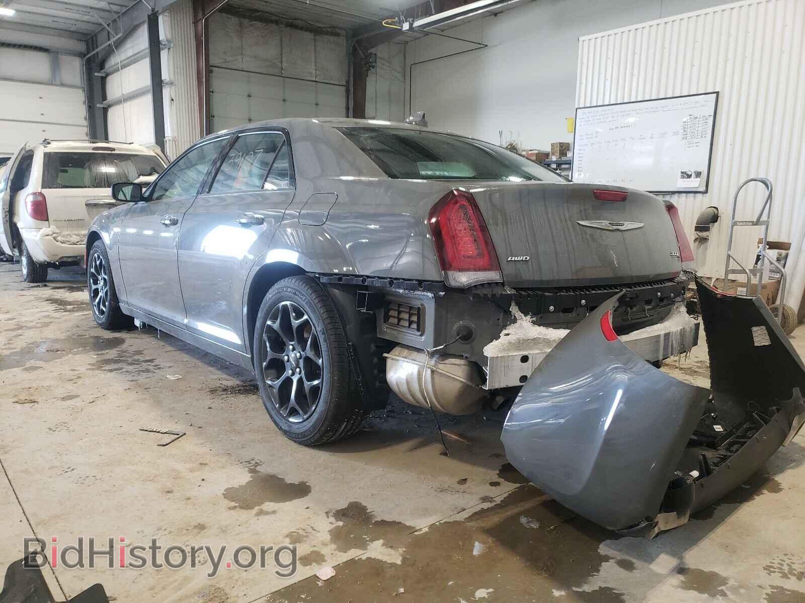 2019 CHRYSLER 300 - VIN: 2C3CCAGG2KH586037 - Фото 3