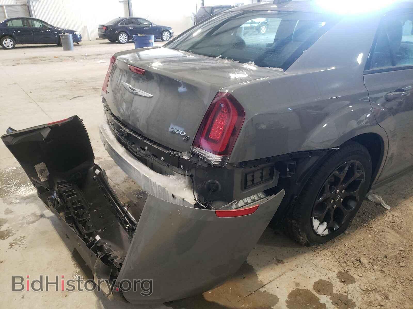 2019 CHRYSLER 300 - VIN: 2C3CCAGG2KH586037 - Фото 9