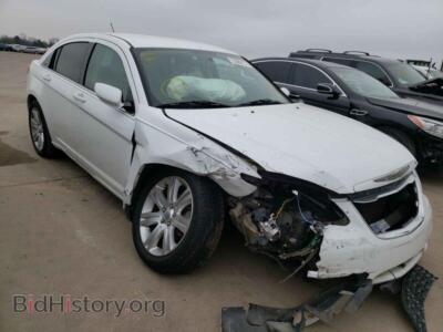 2011 Chrysler 200 200 Tourin, white — VIN 1C3BC1FB0BN614569, Copart