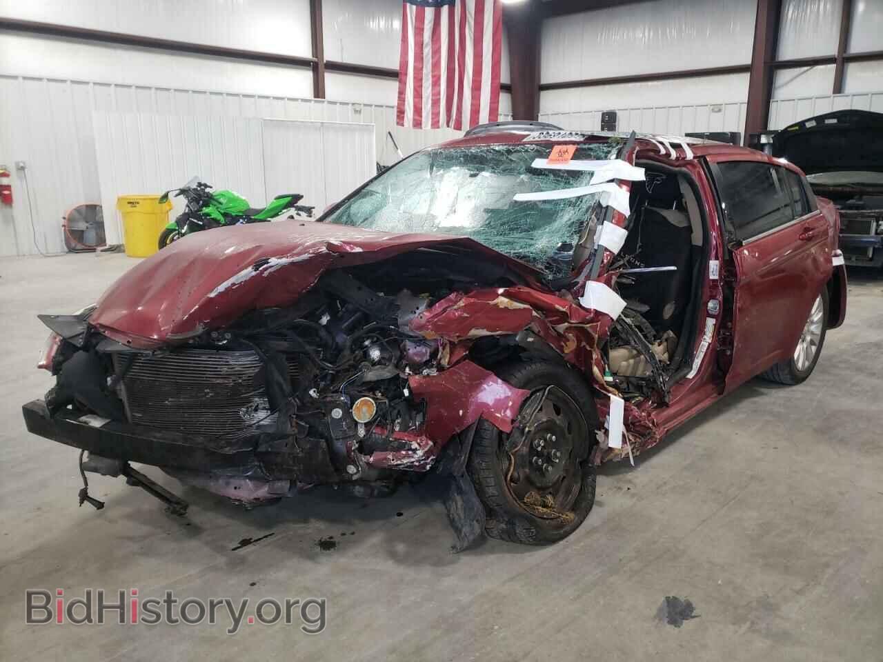 2014 CHRYSLER 200 - VIN: 1C3CCBAB0EN205767 - Фото 2