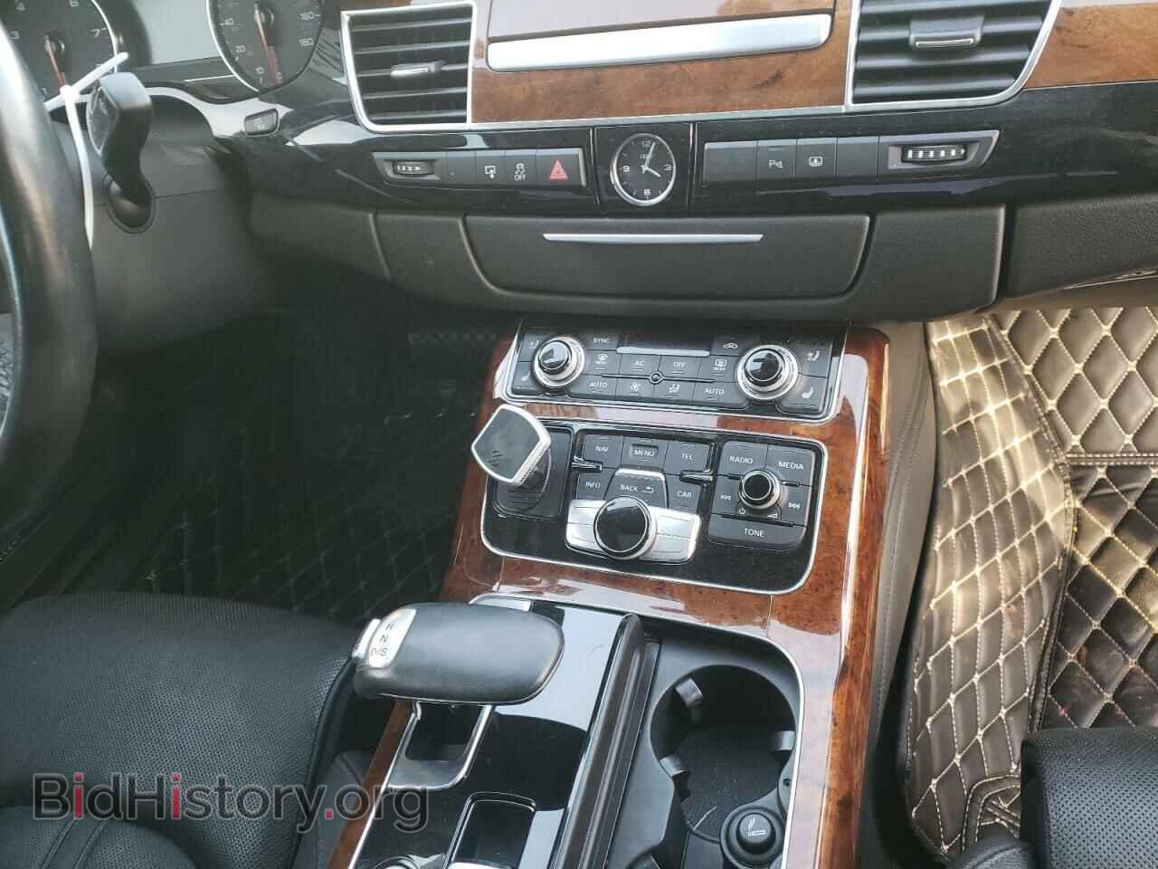 2011 AUDI A8 - VIN: WAURVAFD8BN020122 - Фото 9