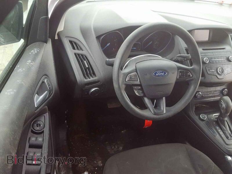 2017 Ford FOCUS (VIN 1FADP3K24HL258826) — photo 9 of 10