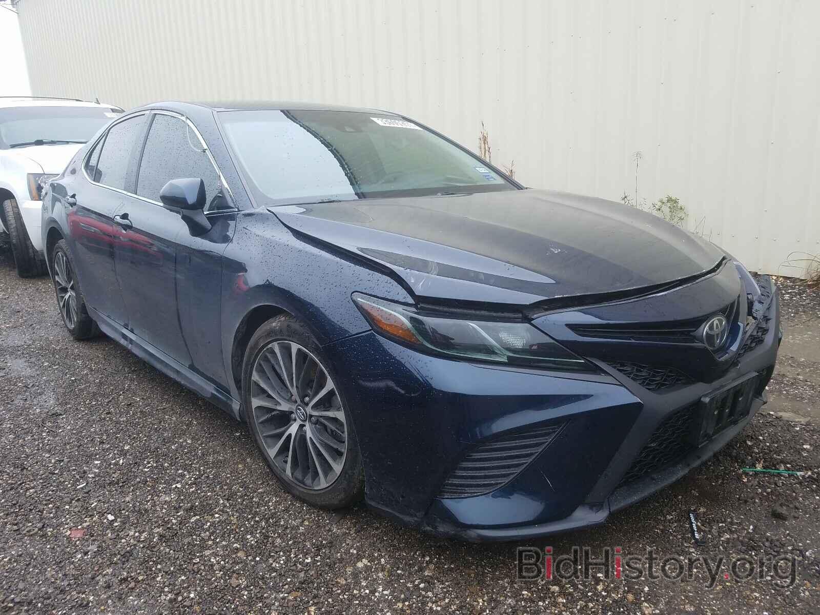 Photo 4T1B11HK0JU510761 - TOYOTA CAMRY 2018