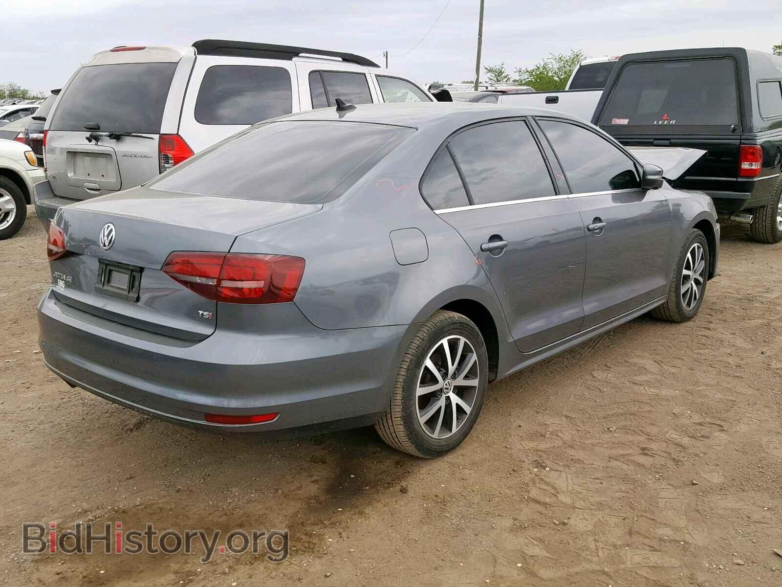 2017 VOLKSWAGEN JETTA - VIN: 3VWB67AJ1HM258640 - Фото 4