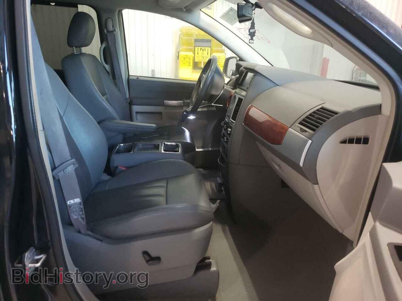 2008 CHRYSLER MINIVAN - VIN: 2A8HR54P98R776232 - Фото 5
