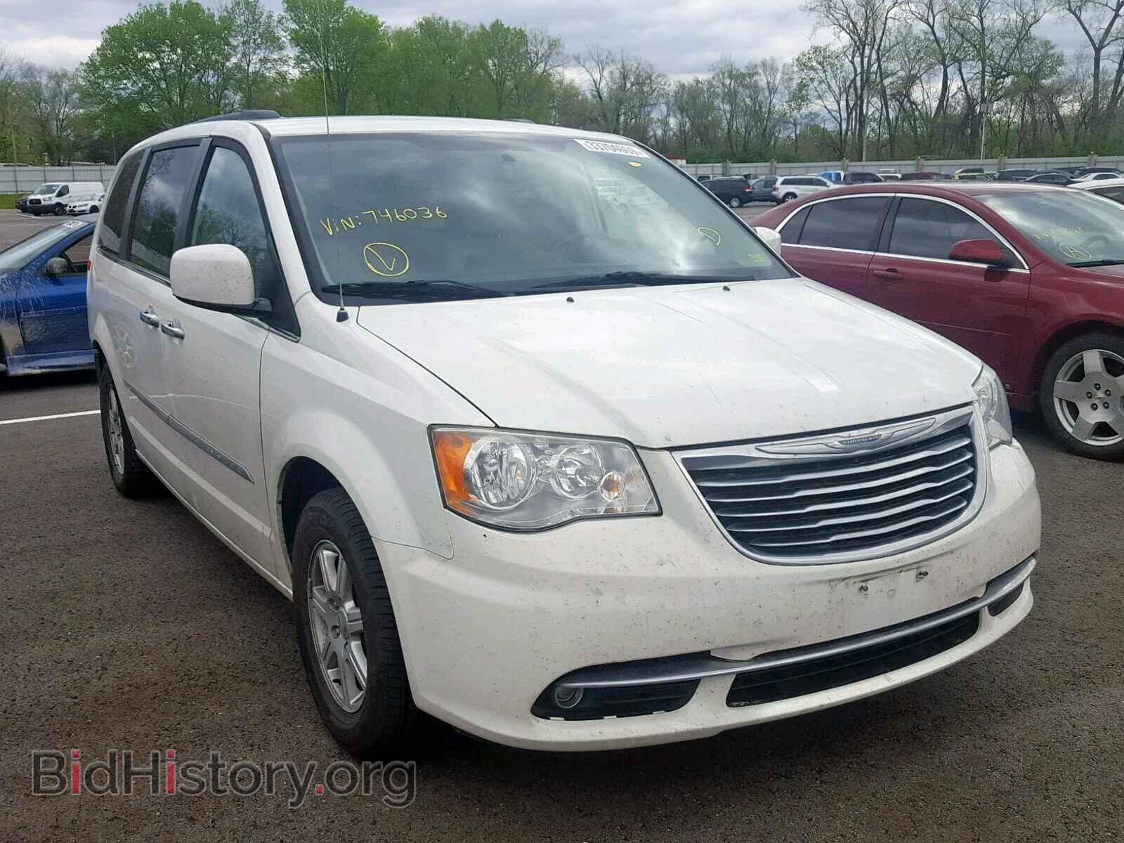 Photo 2A4RR5DG6BR746036 - CHRYSLER TOWN & COU 2011