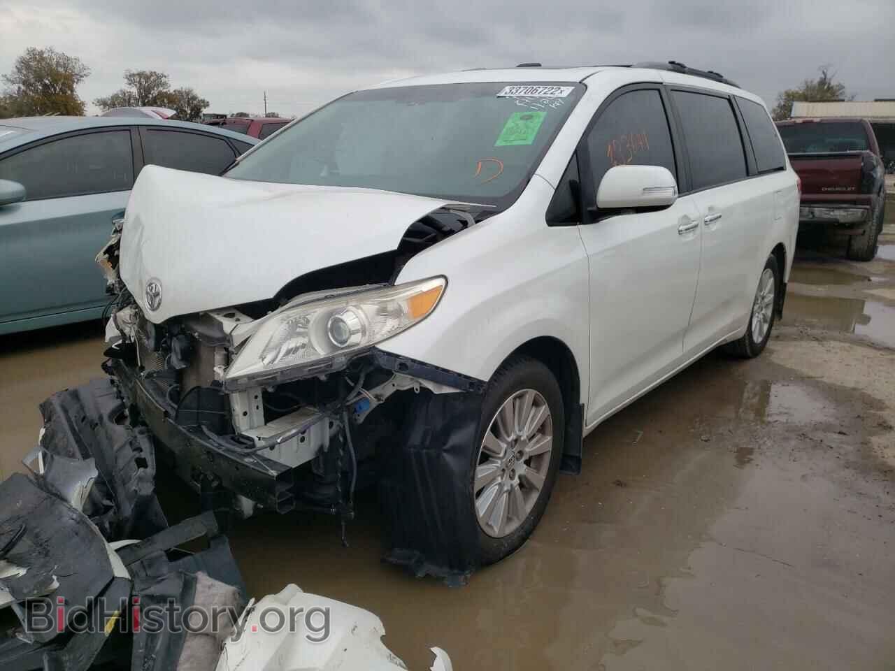 2013 TOYOTA SIENNA - VIN: 5TDDK3DC8DS064243 - Фото 2