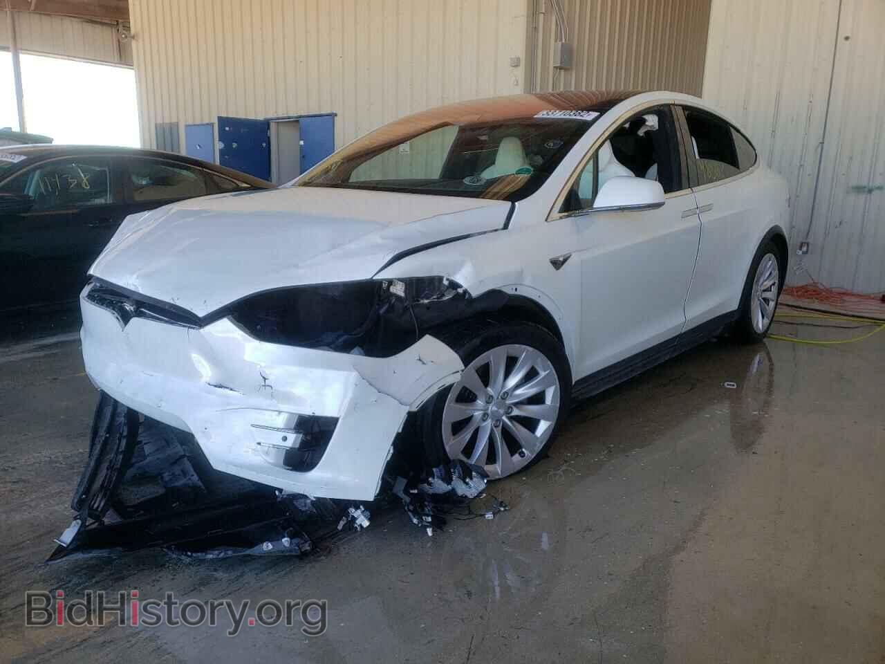 2017 TESLA MODEL X - VIN: 5YJXCBE25HF061000 - Photo 2