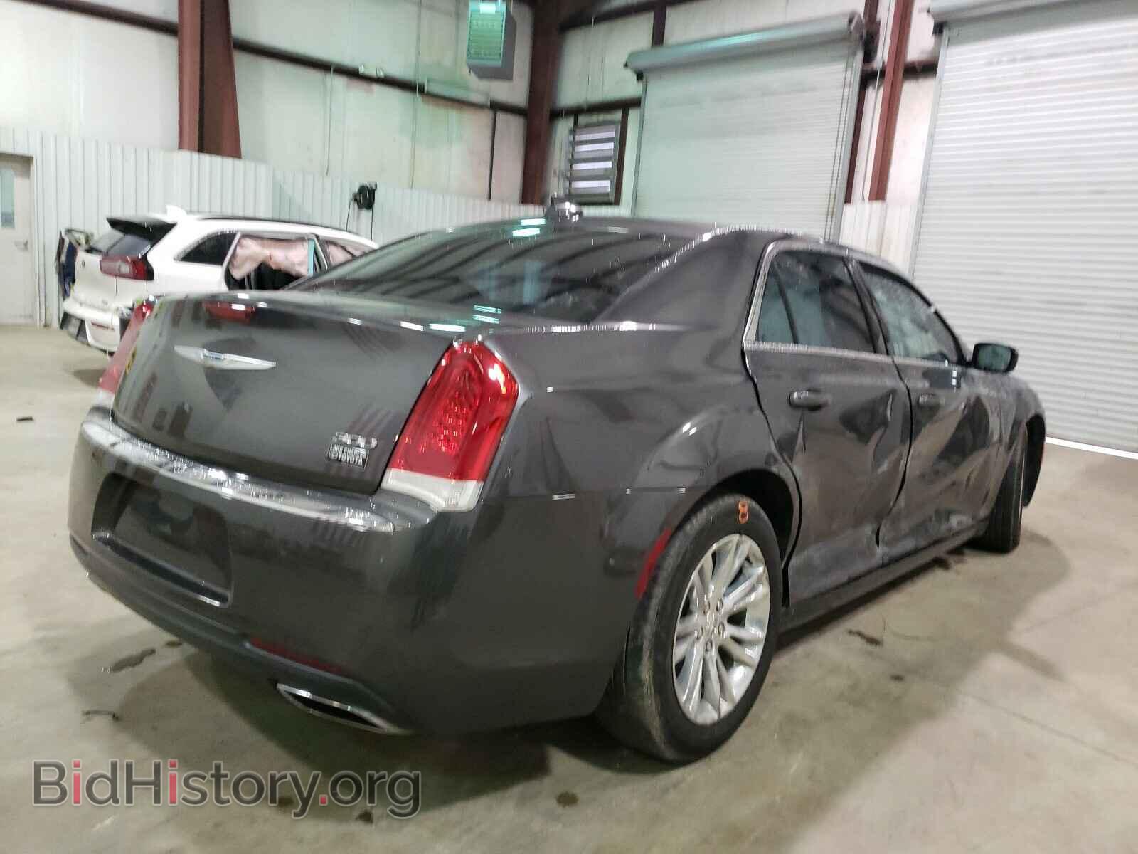2017 CHRYSLER 300 - VIN: 2C3CCAAG6HH548411 - Фото 4
