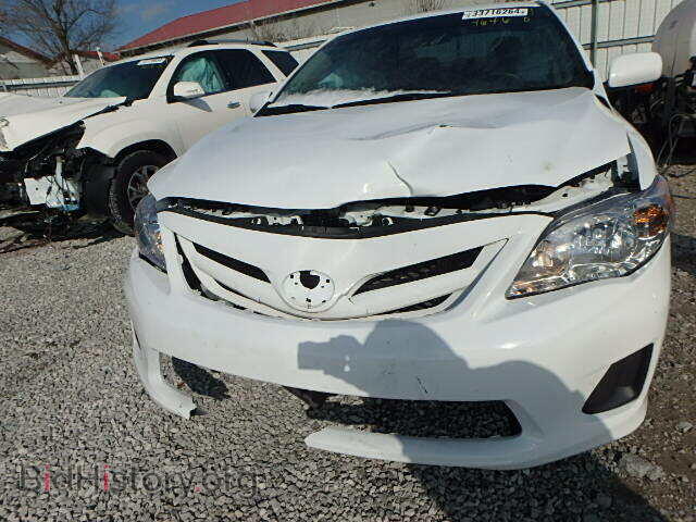 2011 TOYOTA COROLLA - VIN: 2T1BU4EE6BC725068 - Фото 9