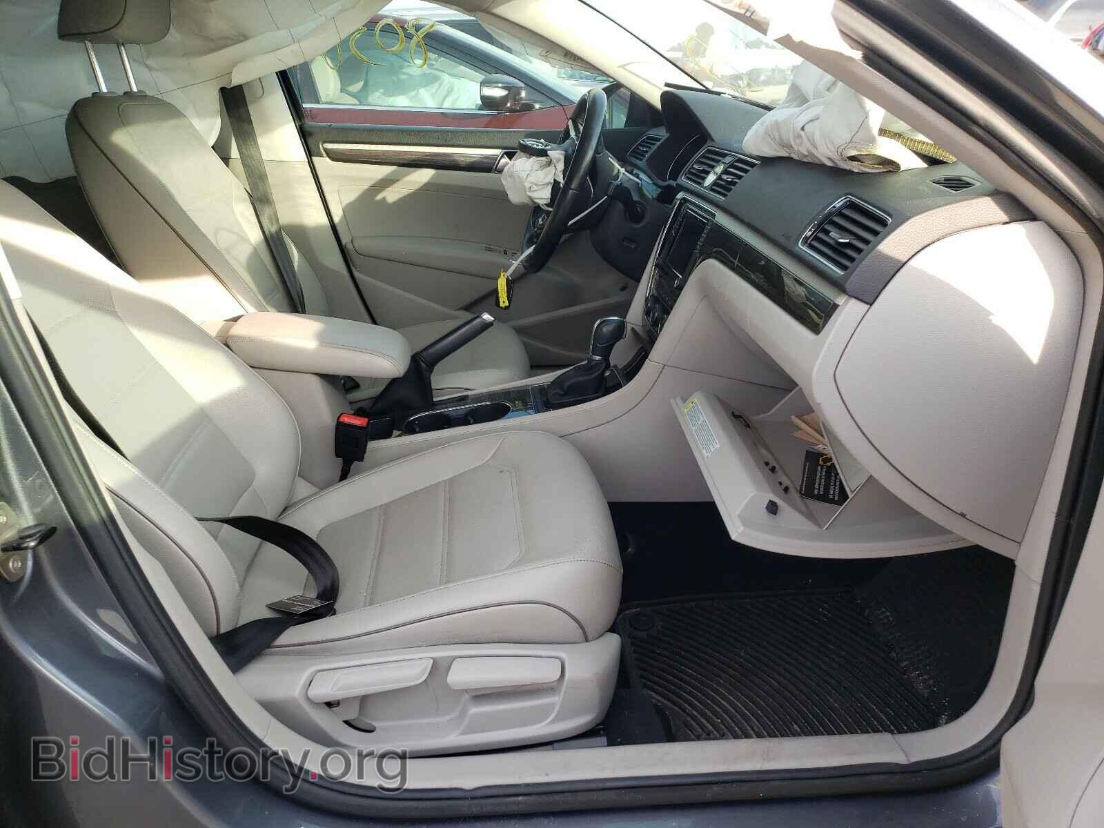 2017 VOLKSWAGEN PASSAT - VIN: 1VWBT7A39HC021504 - Фото 5