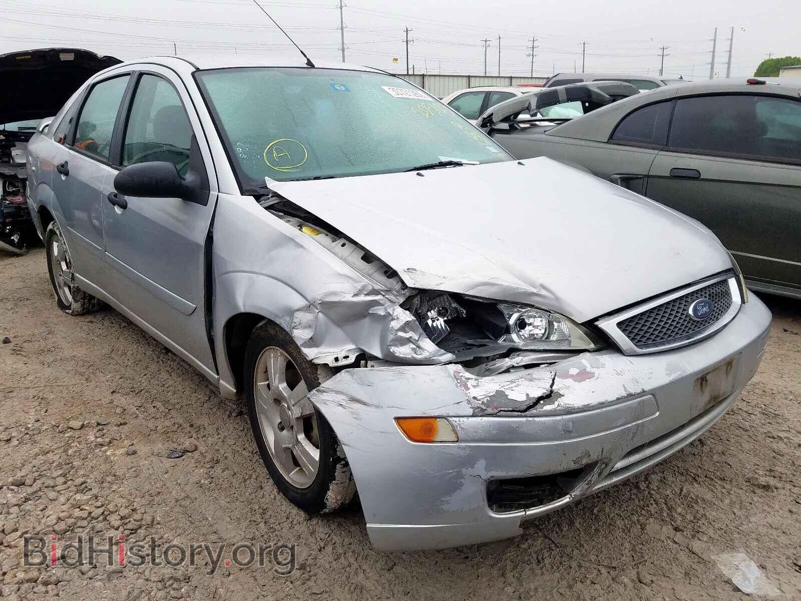 Photo 1FAFP34NX5W205123 - FORD FOCUS 2005