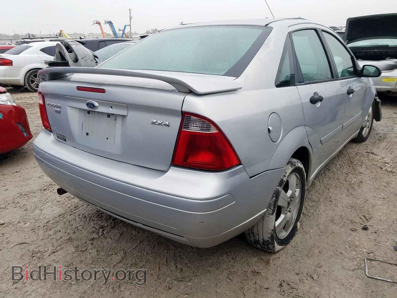 2005 FORD FOCUS - VIN: 1FAFP34NX5W205123 - Фото 4
