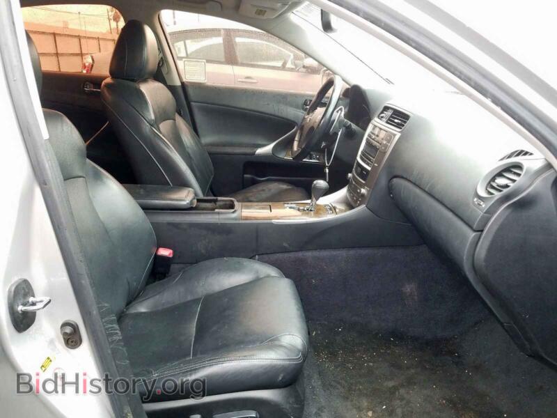 2010 Lexus IS (VIN JTHBF5C20A5113001) — фото 5 из 10