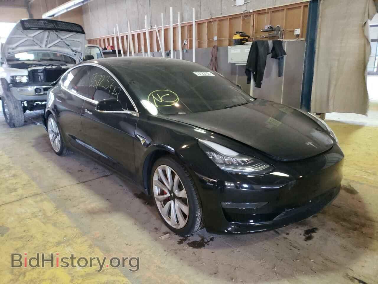 Фотография 5YJ3E1EB9JF180984 - TESLA MODEL 3 2018