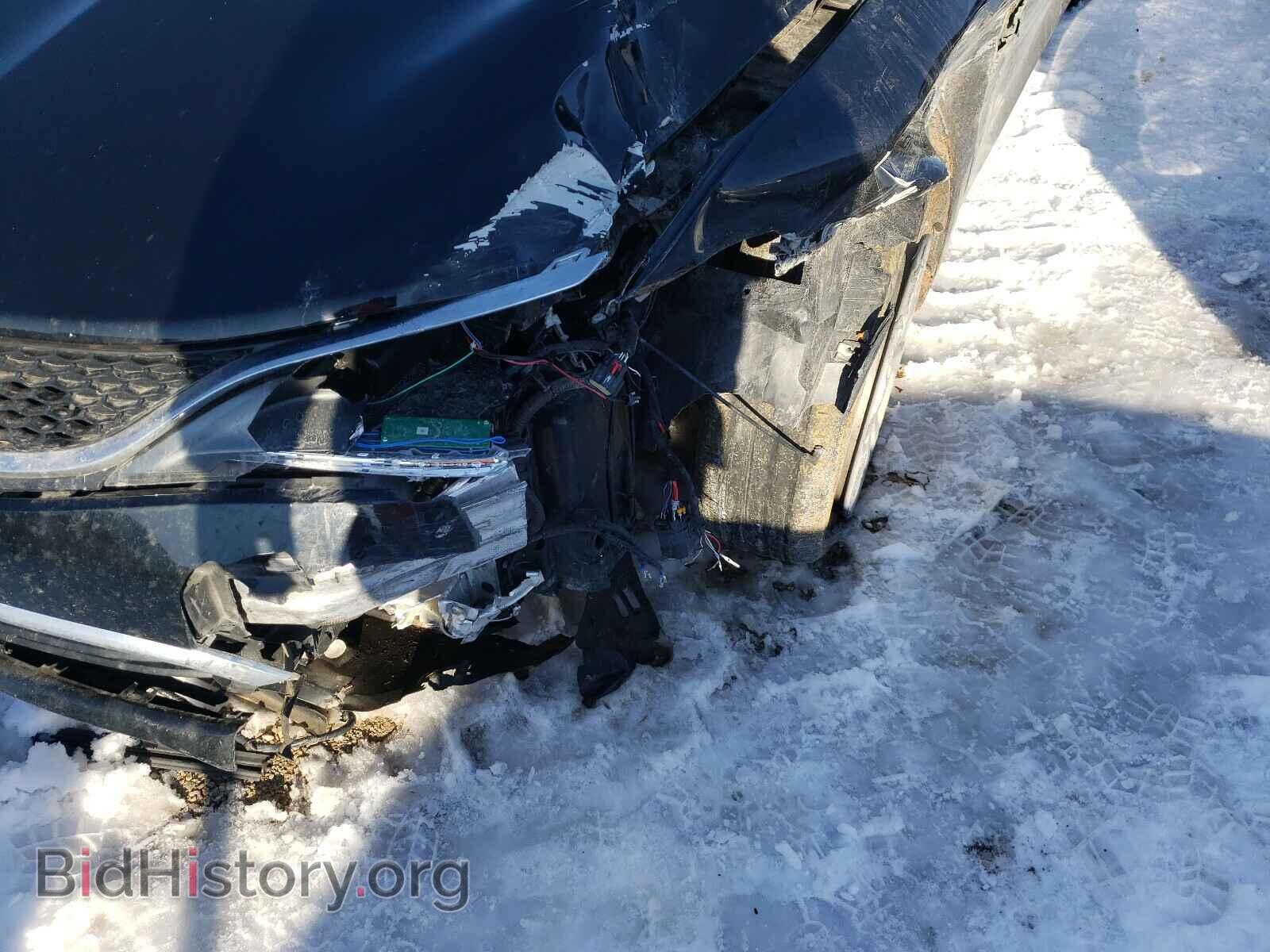2016 CHRYSLER 200 - VIN: 1C3CCCAB0GN185030 - Фото 9