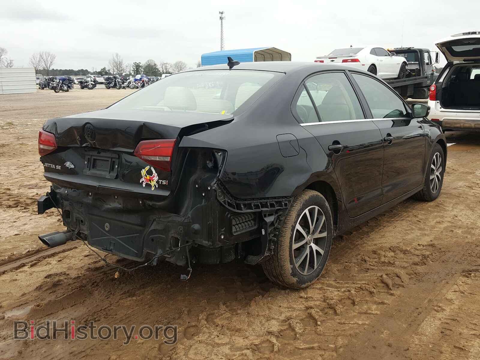 2017 VOLKSWAGEN JETTA - VIN: 3VWDB7AJ8HM290103 - Фото 4