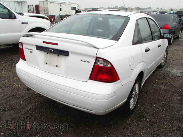 2005 FORD FOCUS - VIN: 1FAFP34N05W101658 - Фото 4