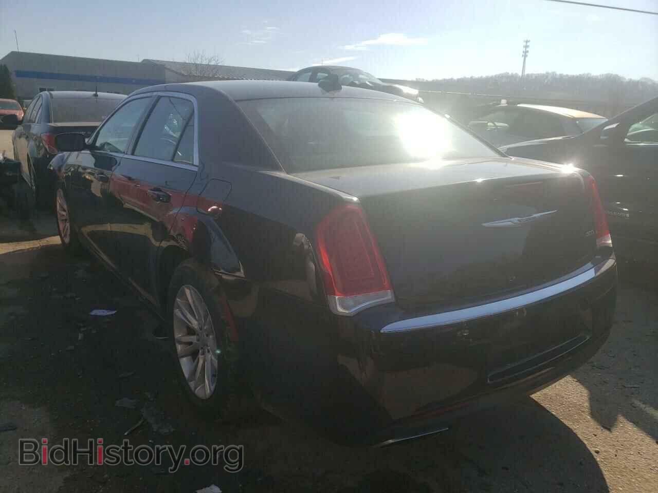 2017 CHRYSLER 300 - VIN: 2C3CCAAGXHH546970 - Фото 3