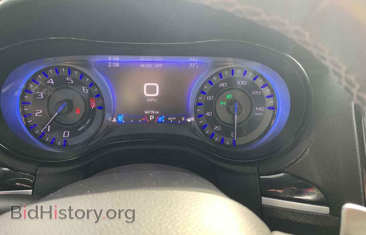 2018 CHRYSLER 300 - VIN: 2C3CCABG8JH214028 - Фото 8