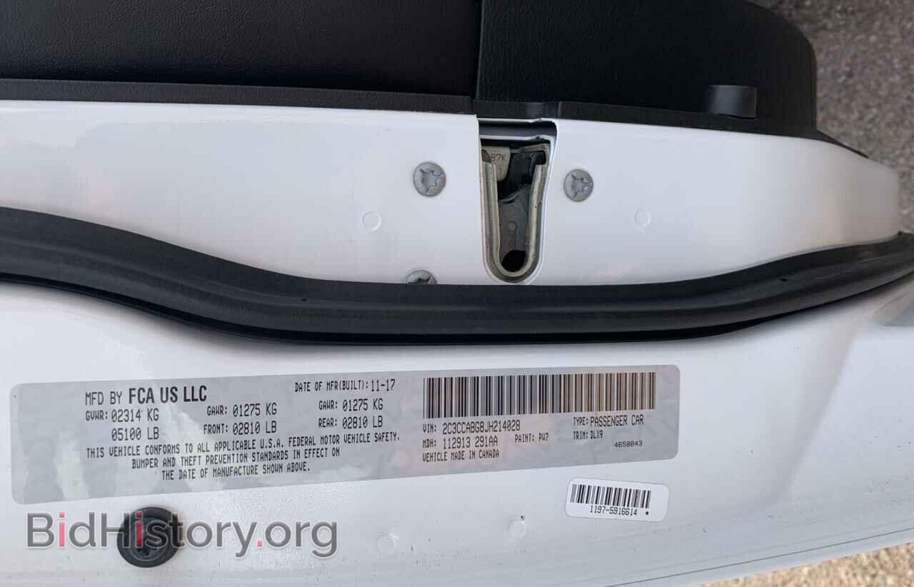 2018 CHRYSLER 300 - VIN: 2C3CCABG8JH214028 - Фото 10