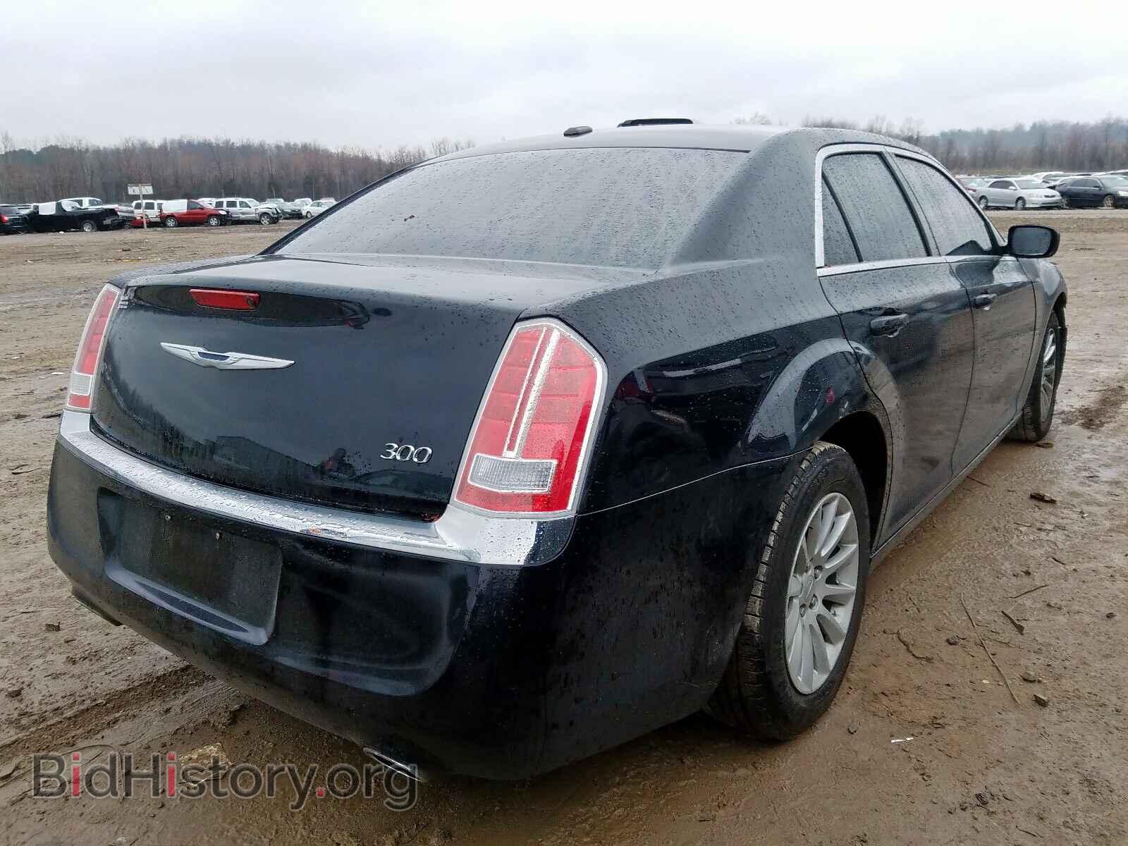 2014 CHRYSLER 300 - VIN: 2C3CCAAG3EH228250 - Фото 4