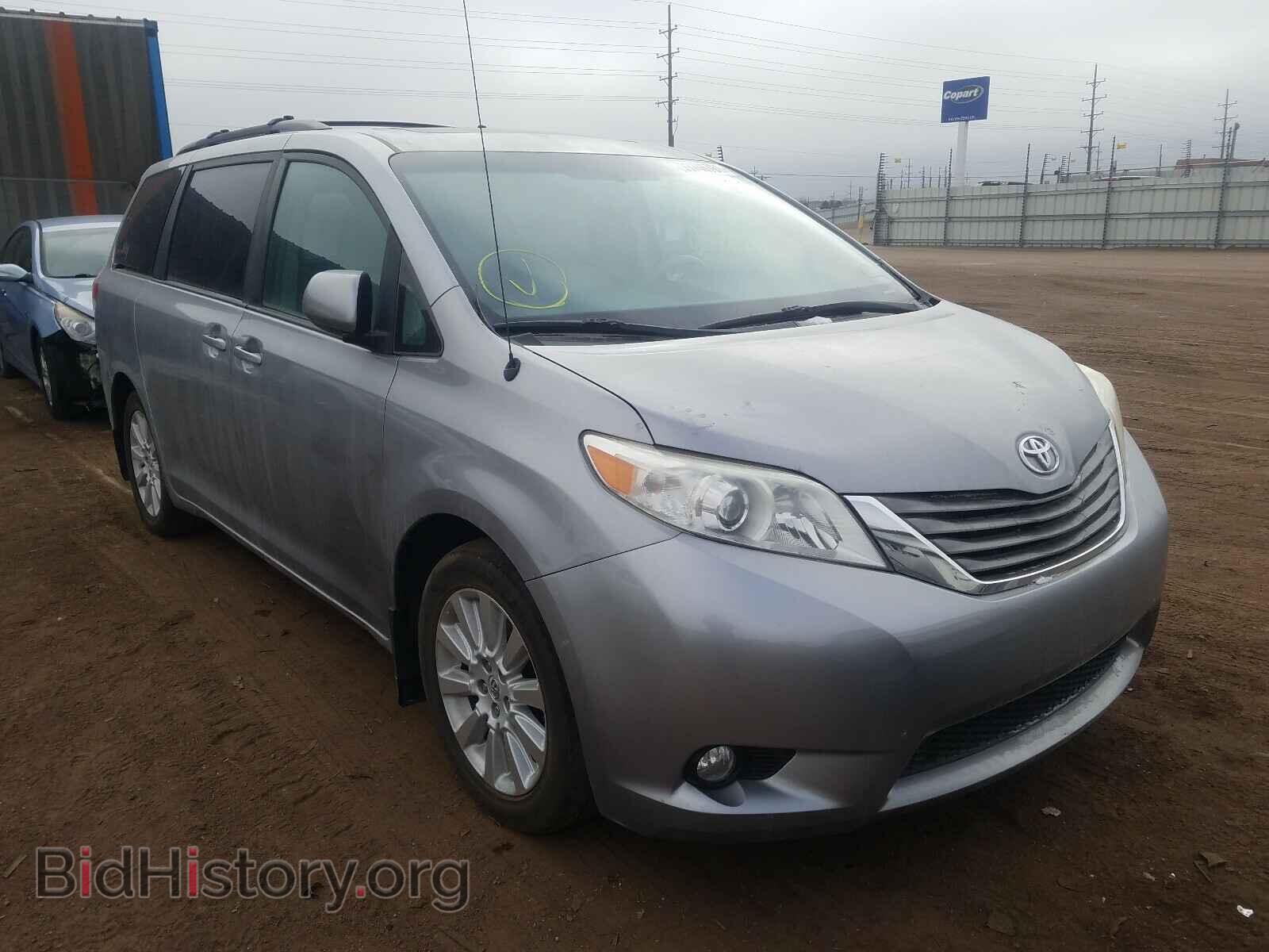 Photo 5TDDK3DC5CS037337 - TOYOTA SIENNA 2012
