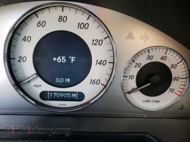 2009 Mercedes-Benz E-CLASS (VIN WDBUF56X59B438403) — photo 8 of 10