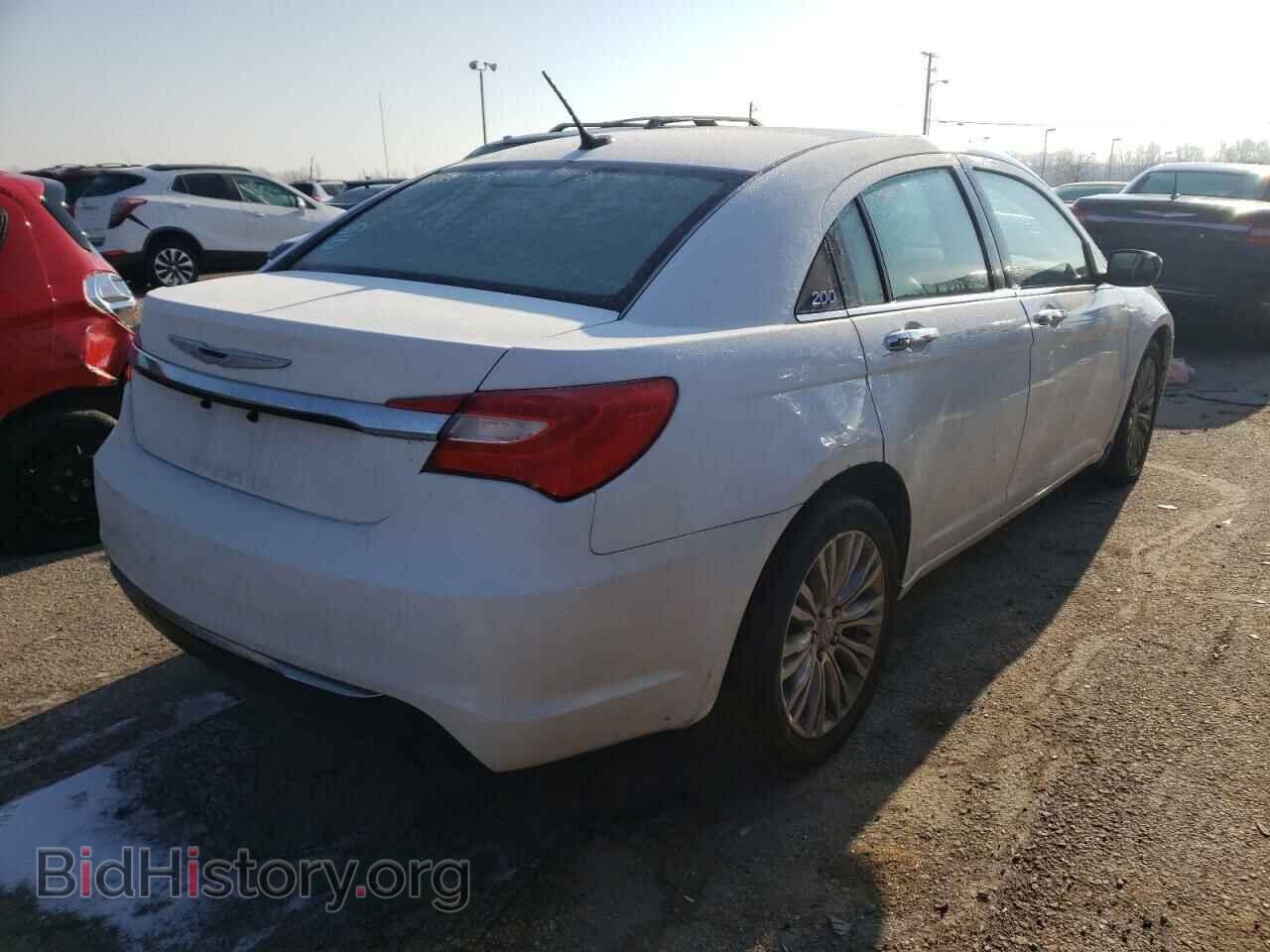 2012 CHRYSLER 200 - VIN: 1C3CCBCG1CN327060 - Фото 4