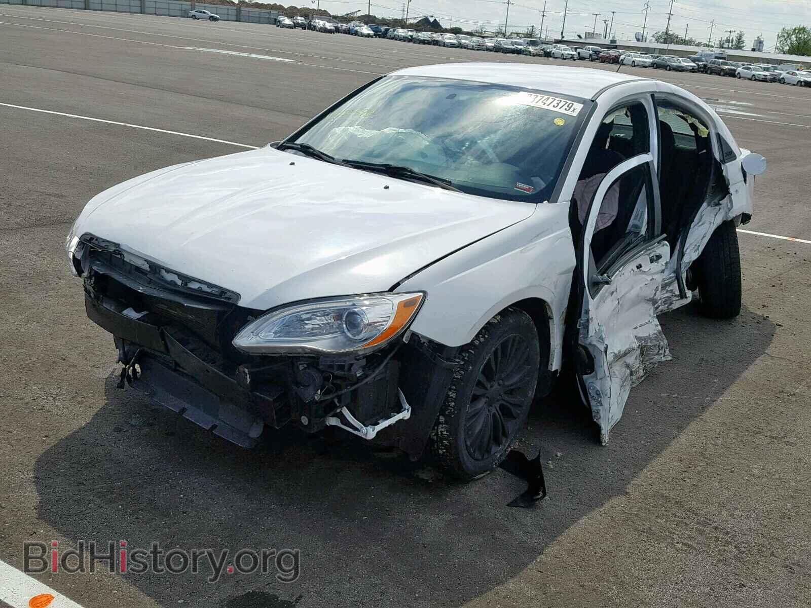 2012 CHRYSLER 200 - VIN: 1C3CCBAB5CN152593 - Фото 2