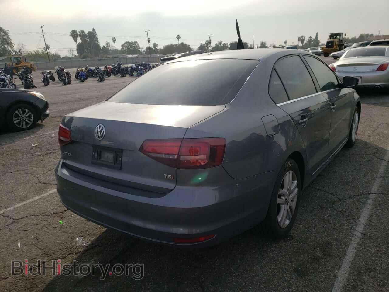 2017 VOLKSWAGEN JETTA - VIN: 3VW2B7AJ3HM216353 - Фото 4