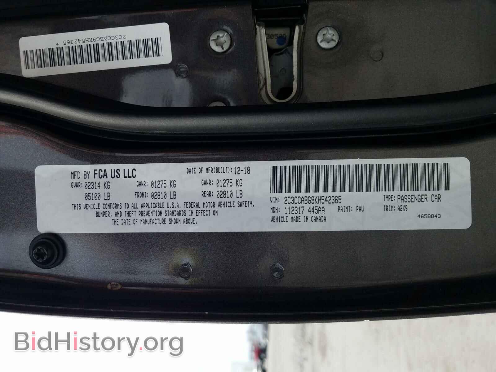 2019 CHRYSLER 300 - VIN: 2C3CCABG9KH542365 - Фото 10