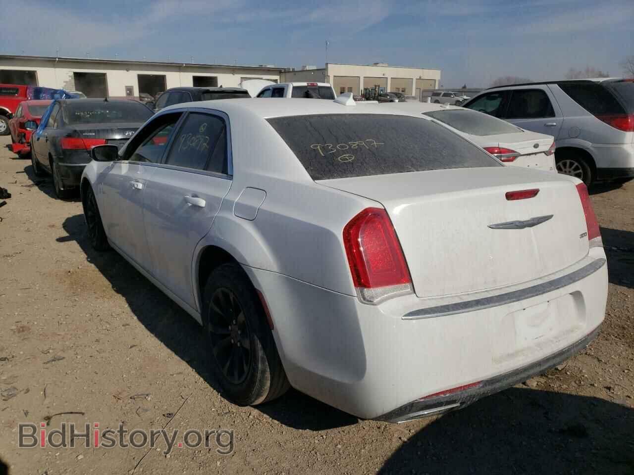 2015 CHRYSLER 300 - VIN: 2C3CCAAG0FH930897 - Фото 3