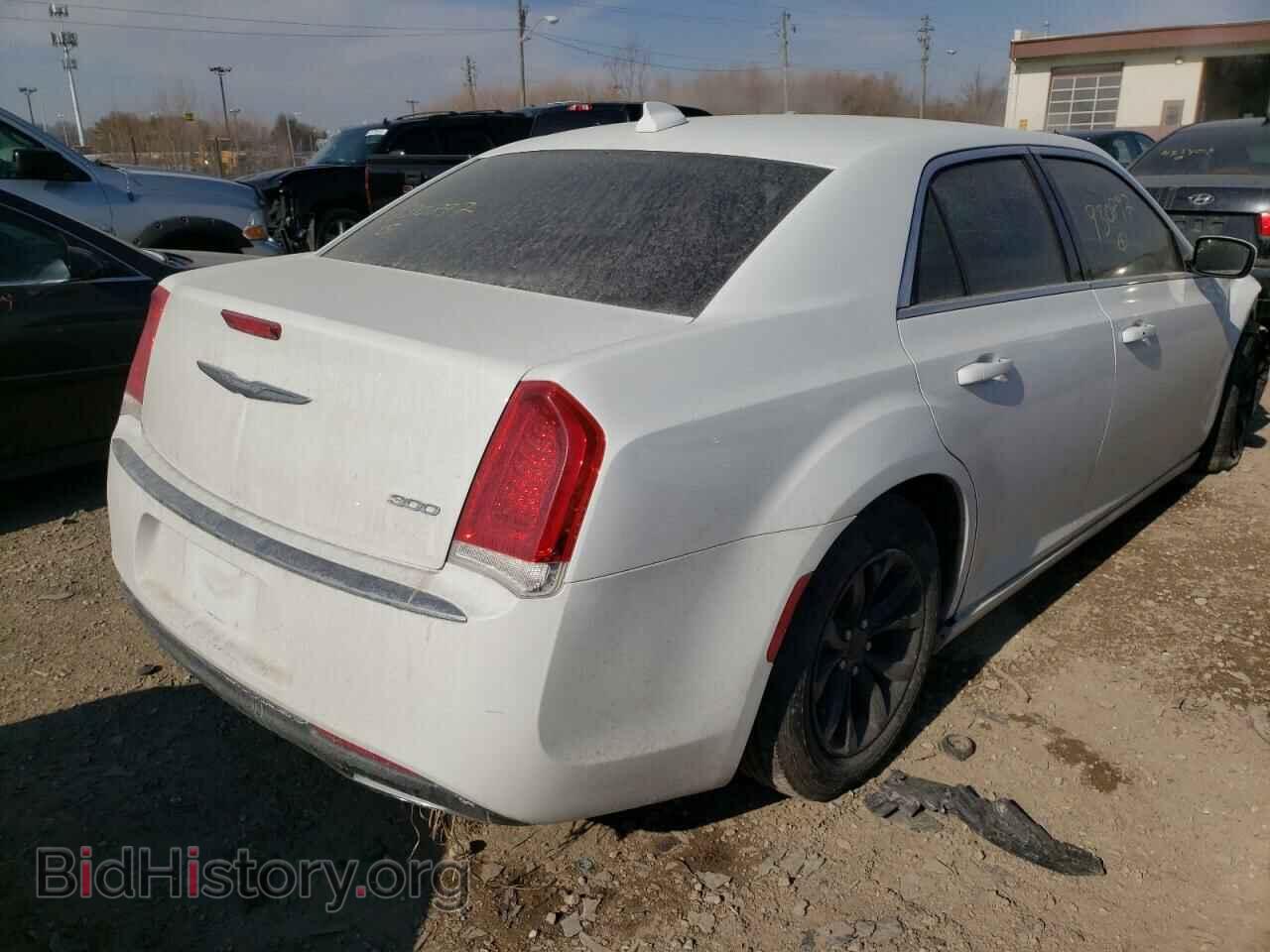 2015 CHRYSLER 300 - VIN: 2C3CCAAG0FH930897 - Фото 4